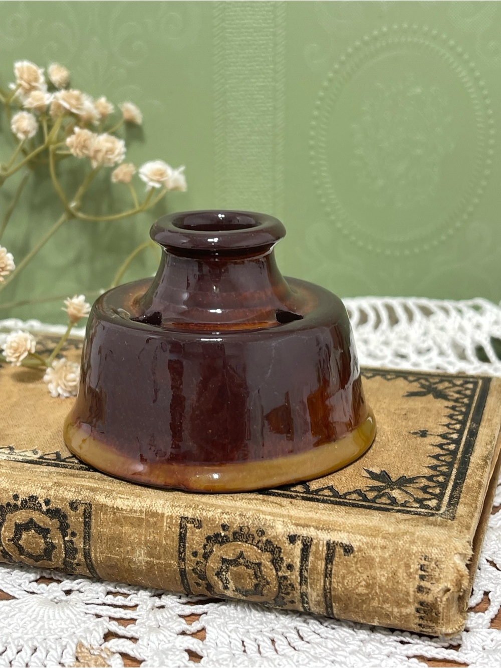 Old Sturbridge Village Glazed Red ware Pottery Inkwell Pen Stand